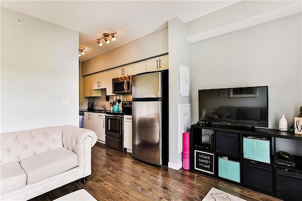 Calgary 1 bedroom Apartment for rent. Property photo: 368486-2