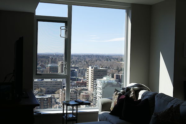 Calgary 2 + Den bedrooms Condo Unit for rent. Property photo: 371009-3