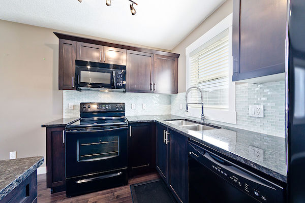 Calgary 2 + Den bedrooms Duplex for rent. Property photo: 373073-3