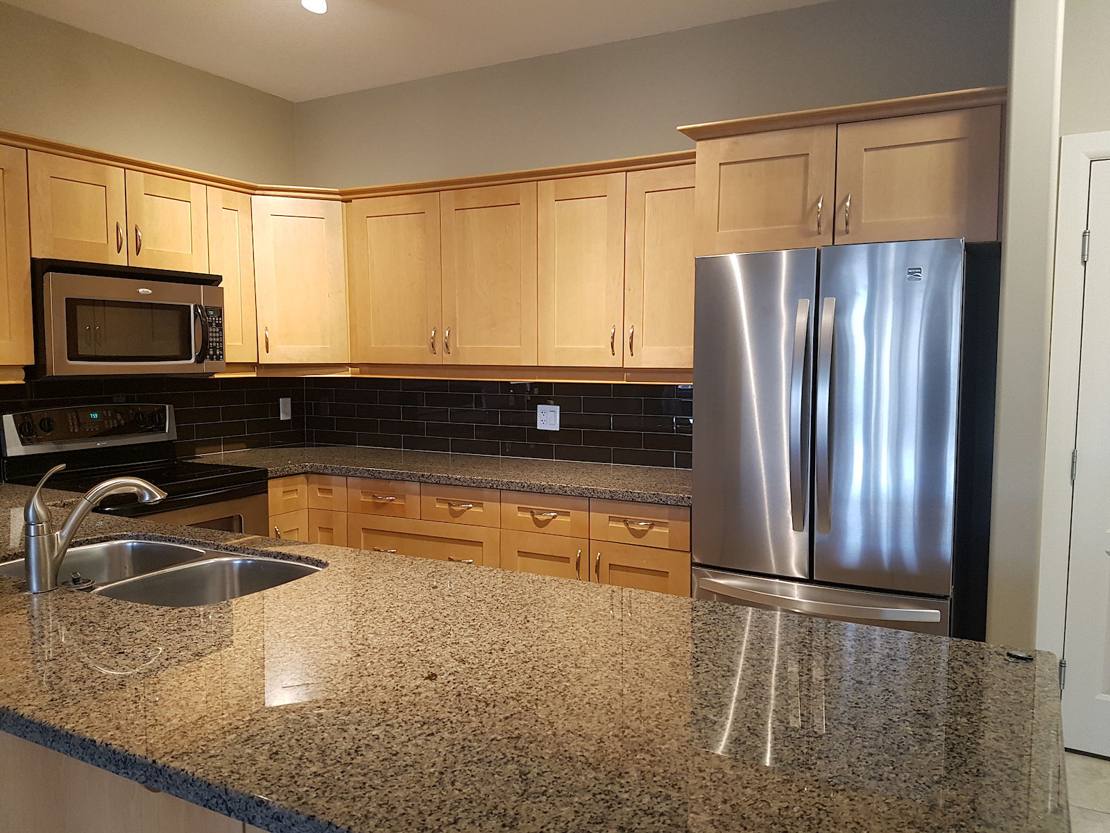 Sherwood Park 2 + Den bedrooms Condo Unit for rent. Property photo: 375230-1