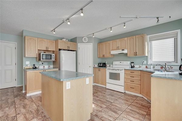 Calgary 3 bedrooms House for rent. Property photo: 375275-3