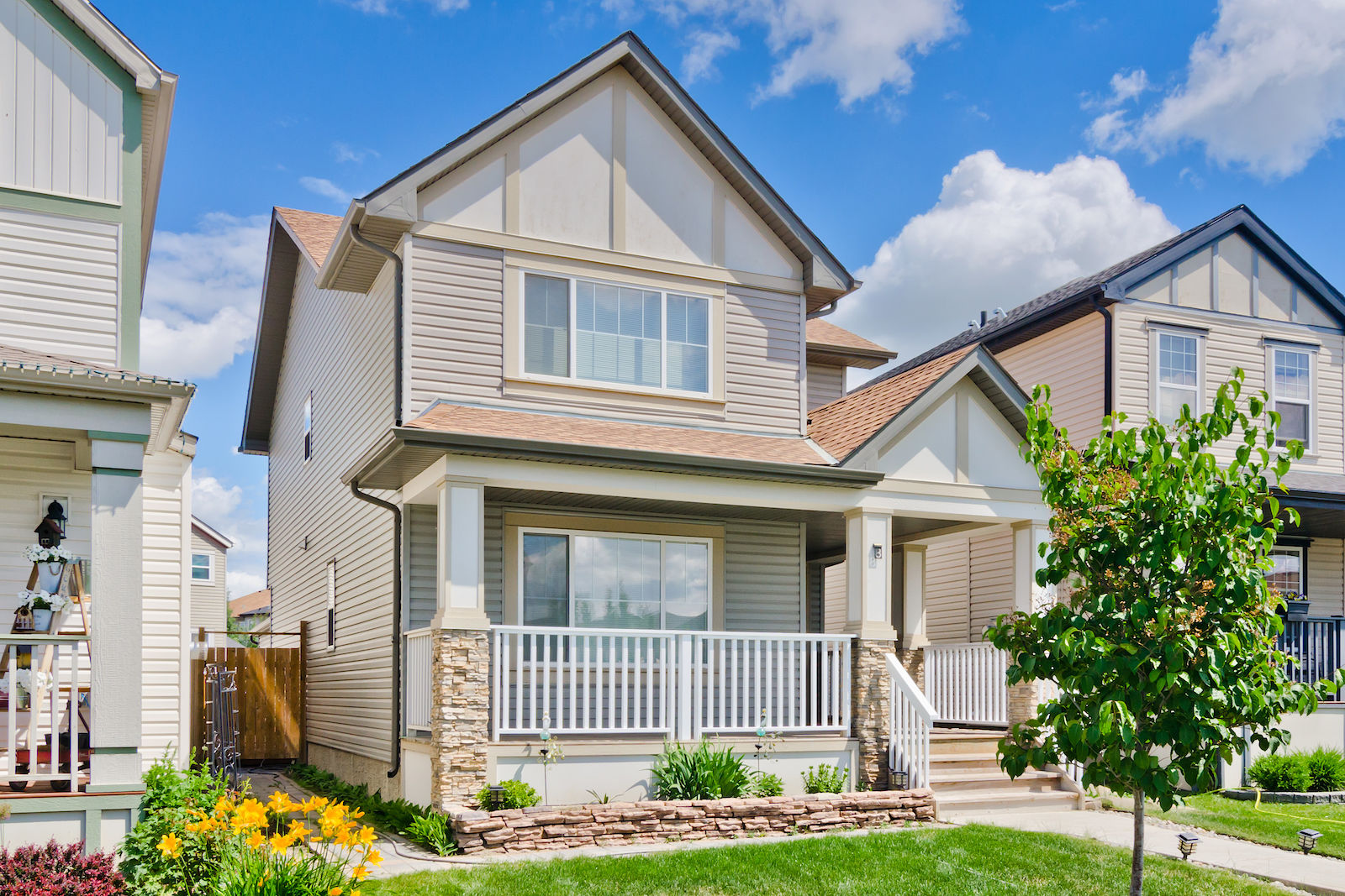 Calgary 3 + Den bedrooms House for rent. Property photo: 375652-1