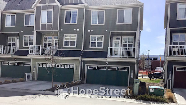 Calgary 3 + Den bedrooms Townhouse for rent. Property photo: 376480-2
