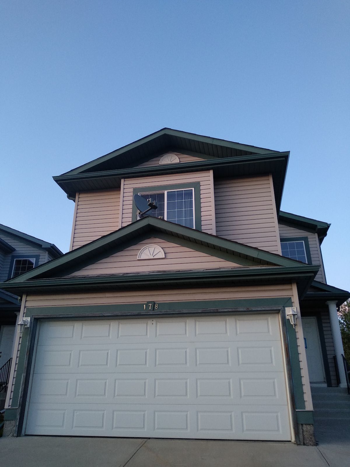 Calgary 3 bedrooms House for rent. Property photo: 378633-1