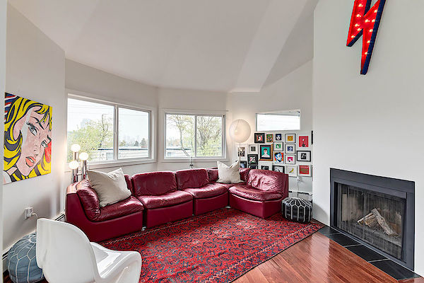 Calgary 3 + Den bedrooms Condo Unit for rent. Property photo: 380418-3