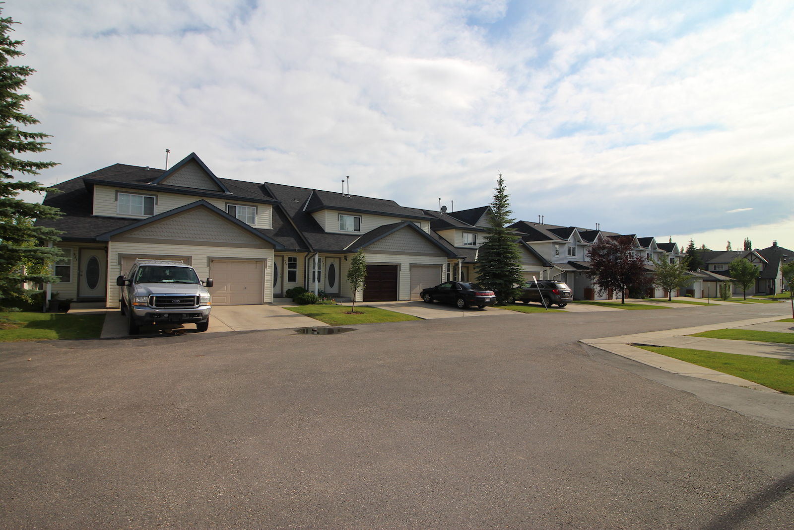 Calgary 3 bedrooms Townhouse for rent. Property photo: 380687-1