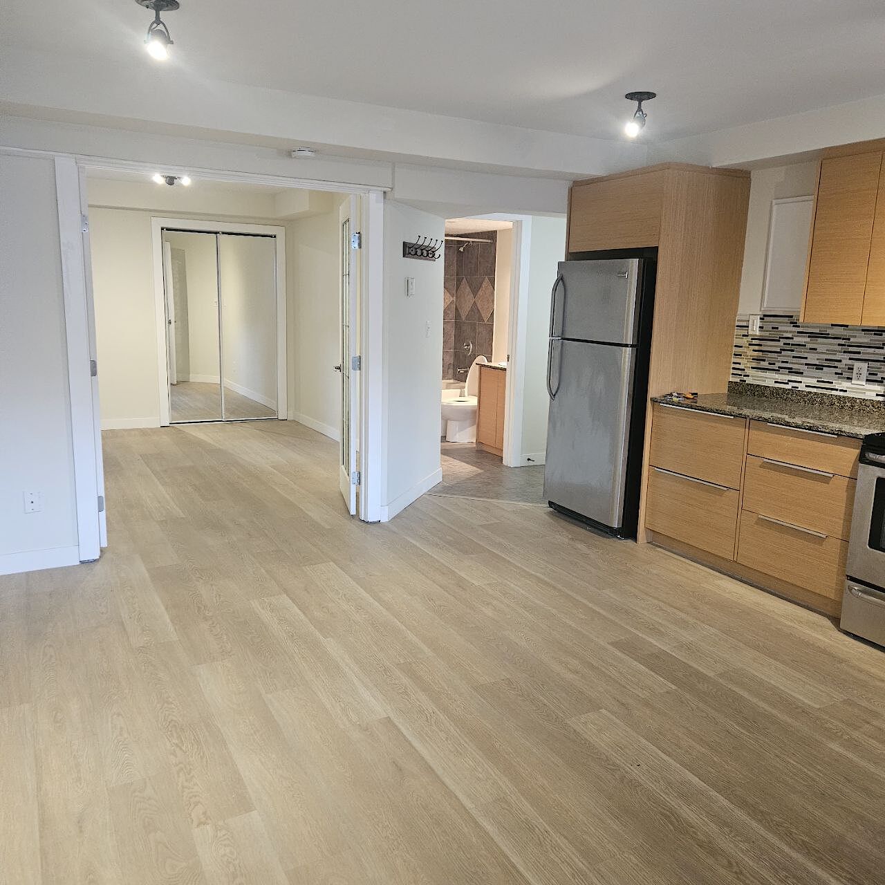 Calgary 1 bedroom Condo Unit for rent. Property photo: 382430-1