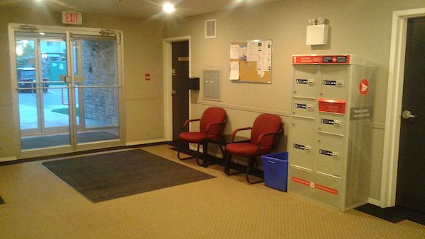 Calgary 2 bedrooms Condo Unit for rent. Property photo: 382958-3