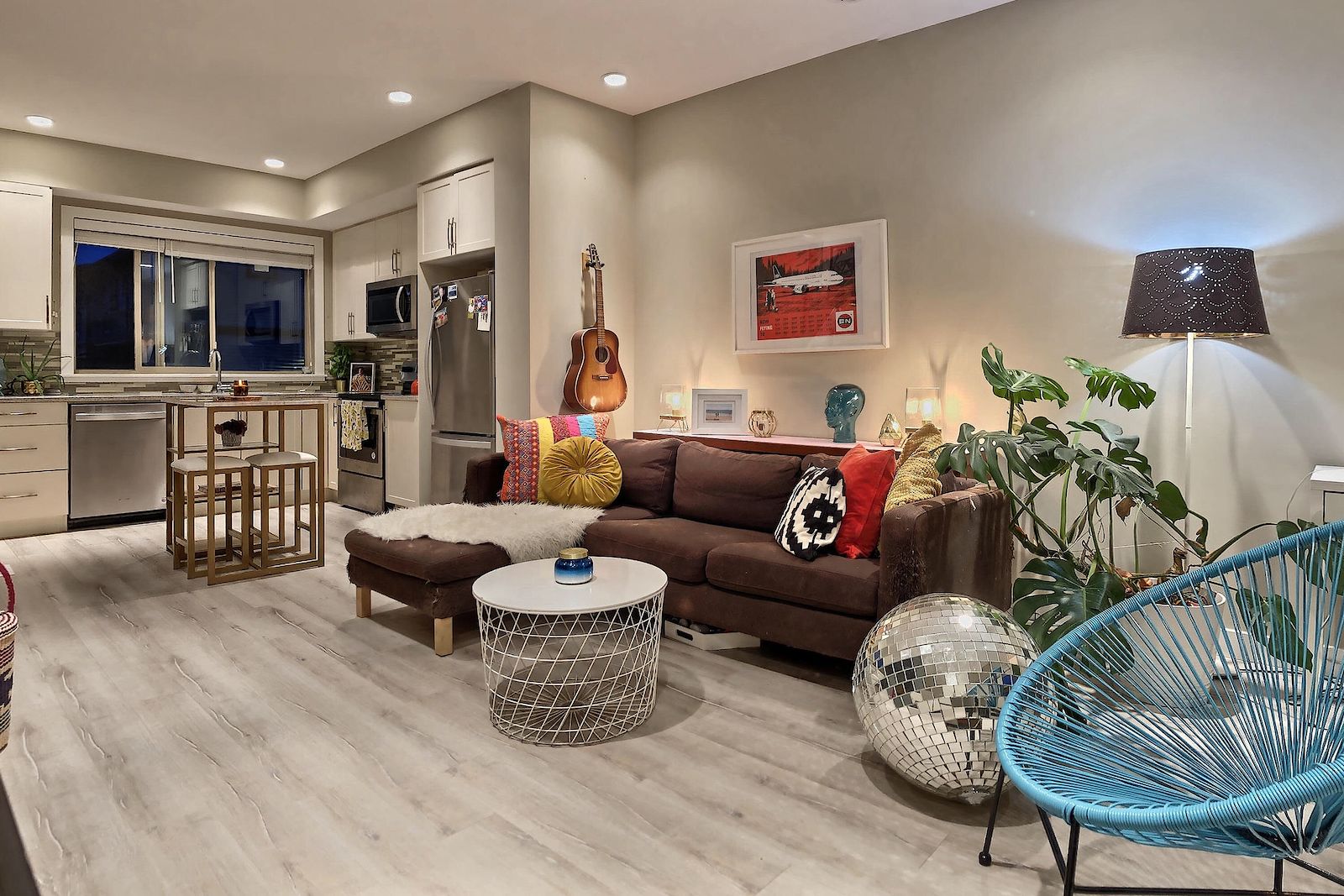 Cochrane 2 bedrooms Townhouse for rent. Property photo: 384642-1