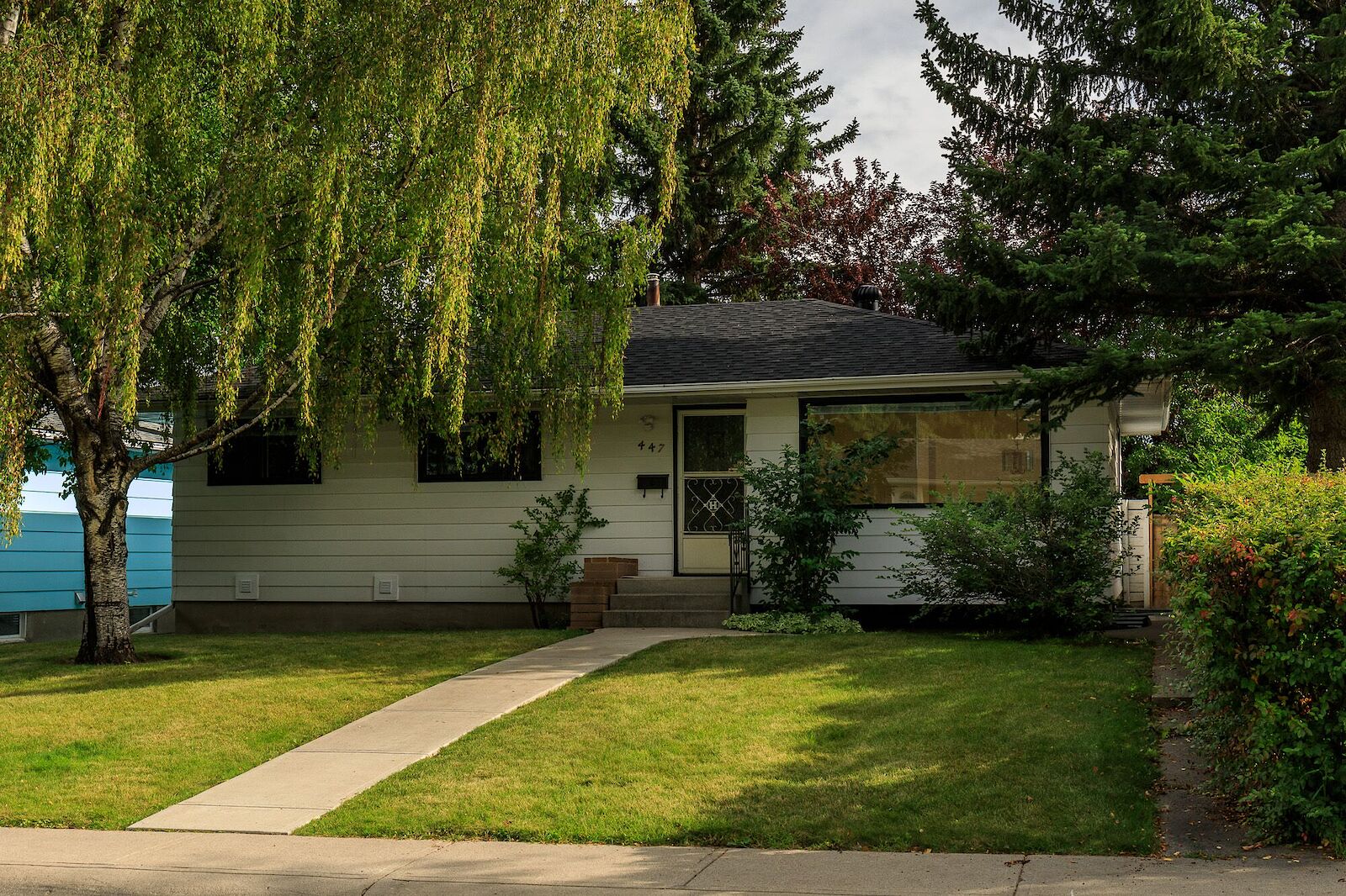 Calgary 3 bedrooms Main Floor for rent. Property photo: 385351-1