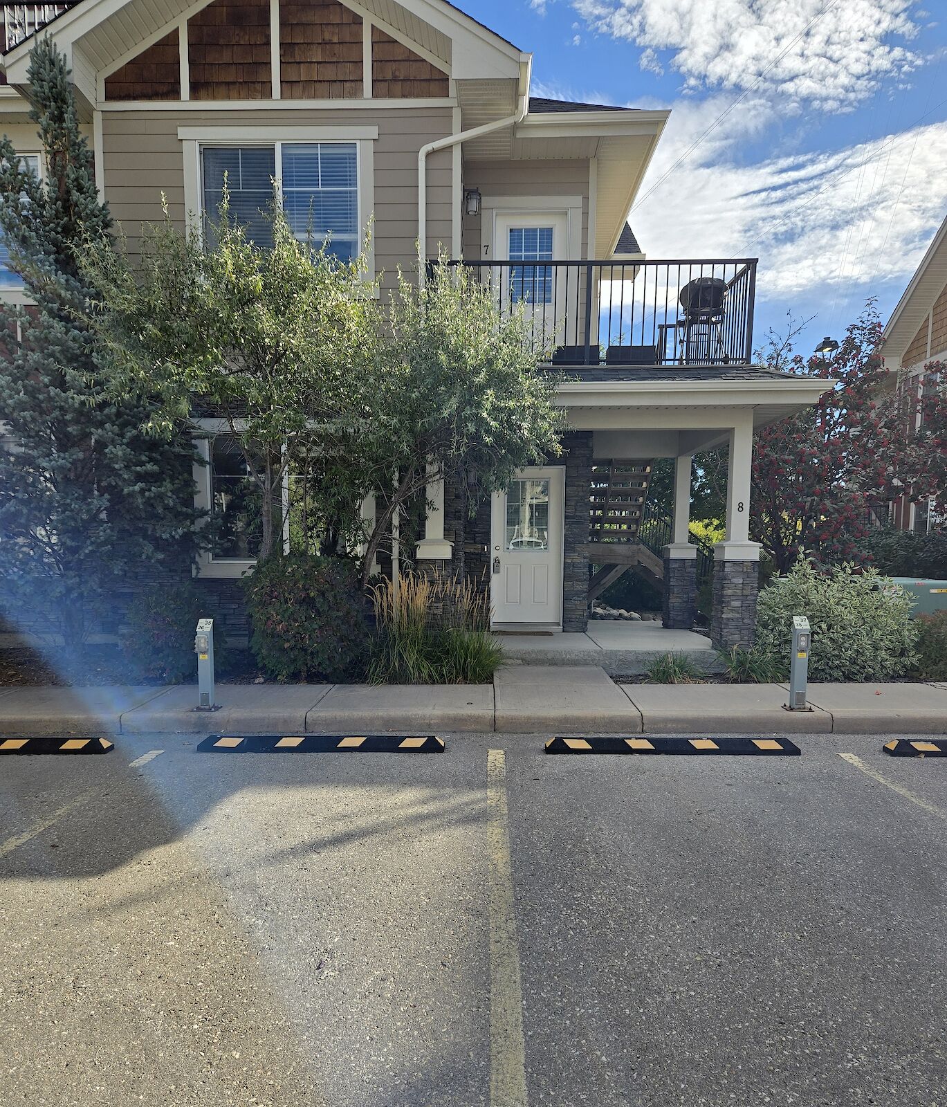 Calgary 2 bedrooms Townhouse for rent. Property photo: 385736-1