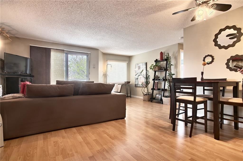 Calgary 2 bedrooms Condo Unit for rent. Property photo: 386510-1