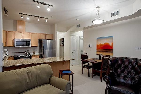 Edmonton 1 bedroom Condo Unit for rent. Property photo: 391533-3