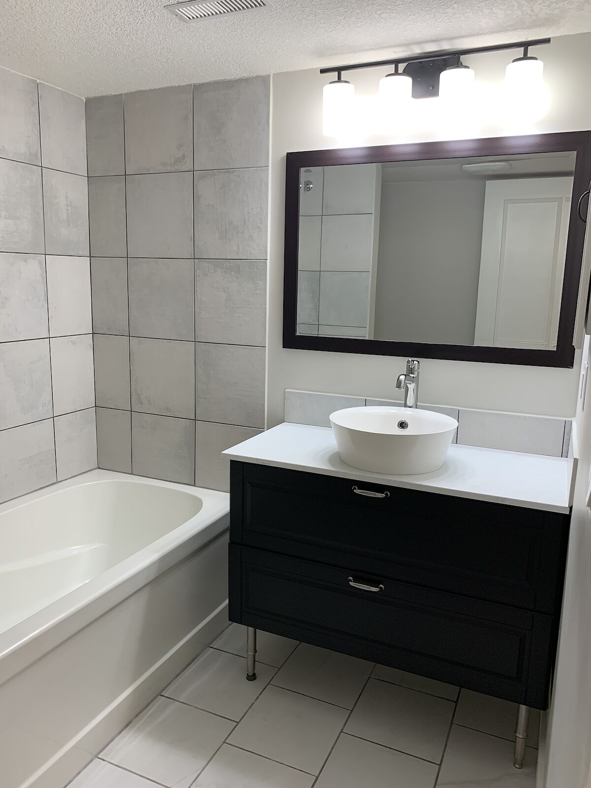 Calgary 2 bedrooms Basement for rent. Property photo: 392175-1