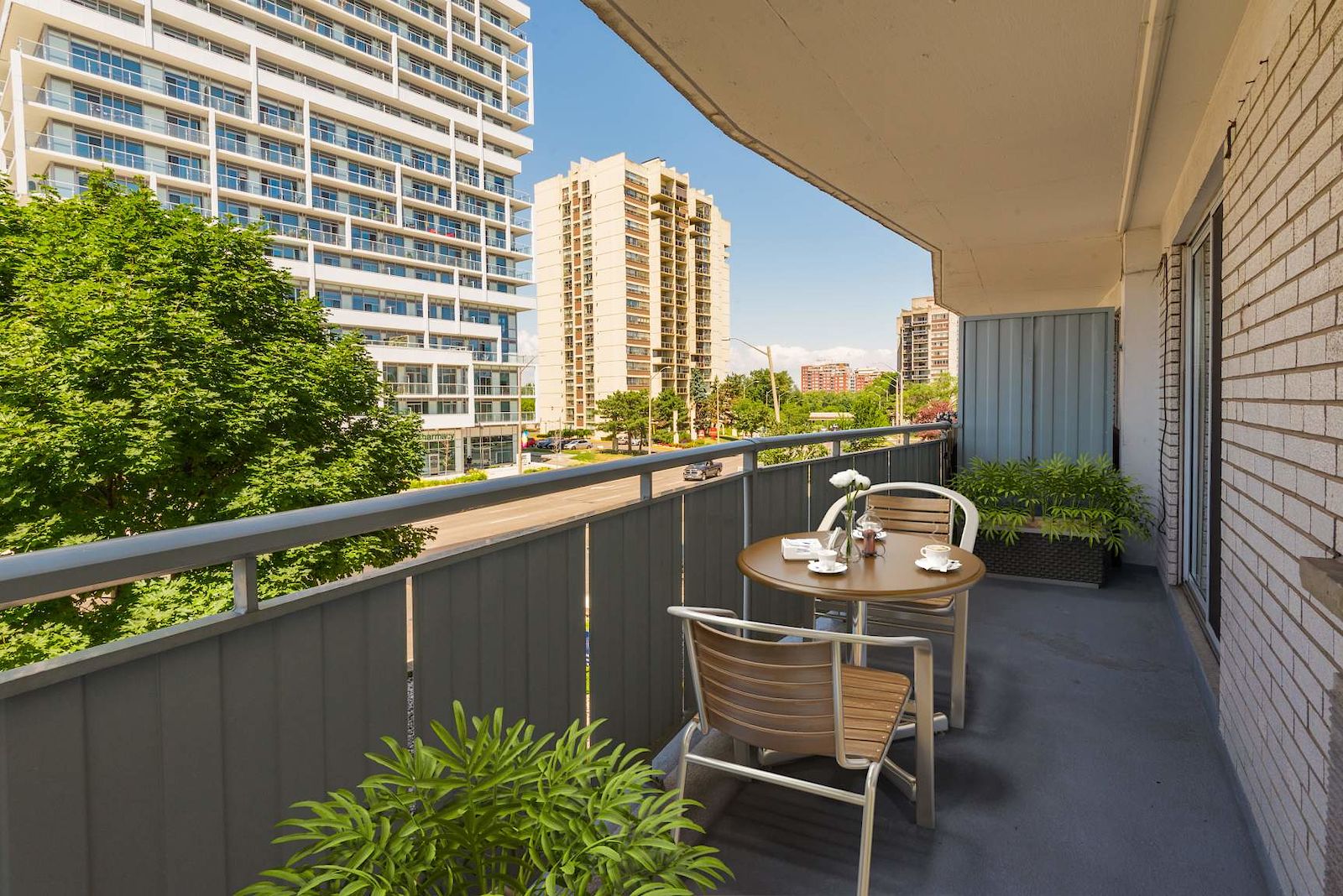 Oakville 2 bedrooms Apartment for rent. Property photo: 392877-1