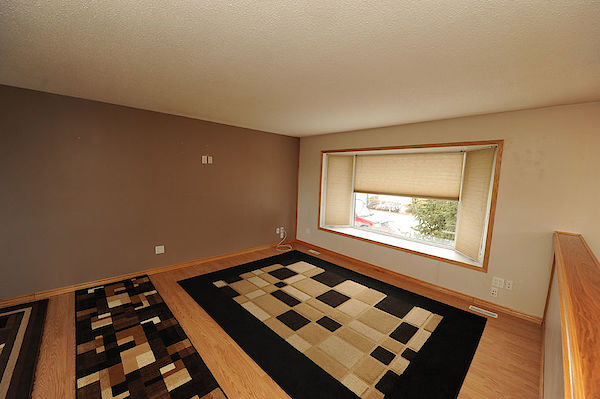 Calgary 3 bedrooms Main Floor for rent. Property photo: 393520-2