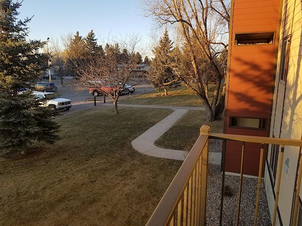 Lethbridge bachelor + Den bedrooms Condo Unit for rent. Property photo: 397804-2