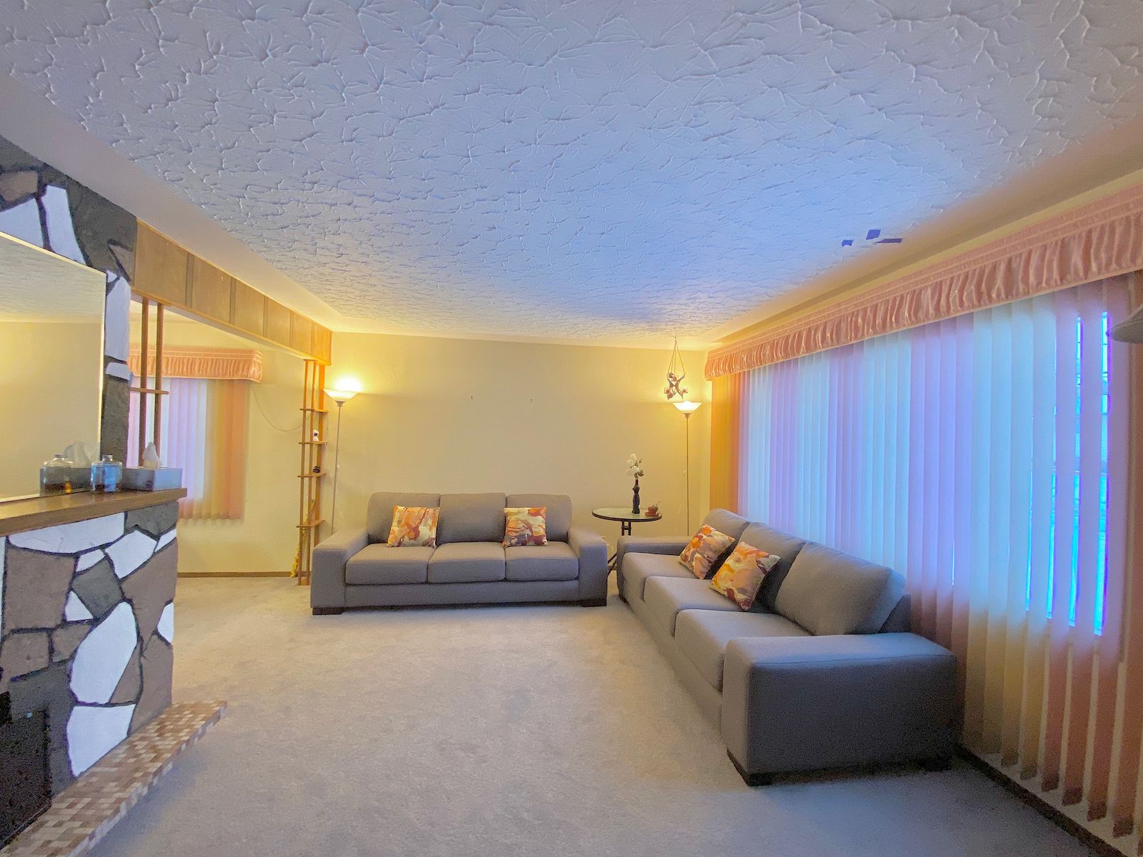 Calgary 3 + Den bedrooms House for rent. Property photo: 399415-1