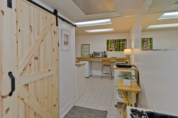 Calgary 1 bedroom Basement for rent. Property photo: 400248-3