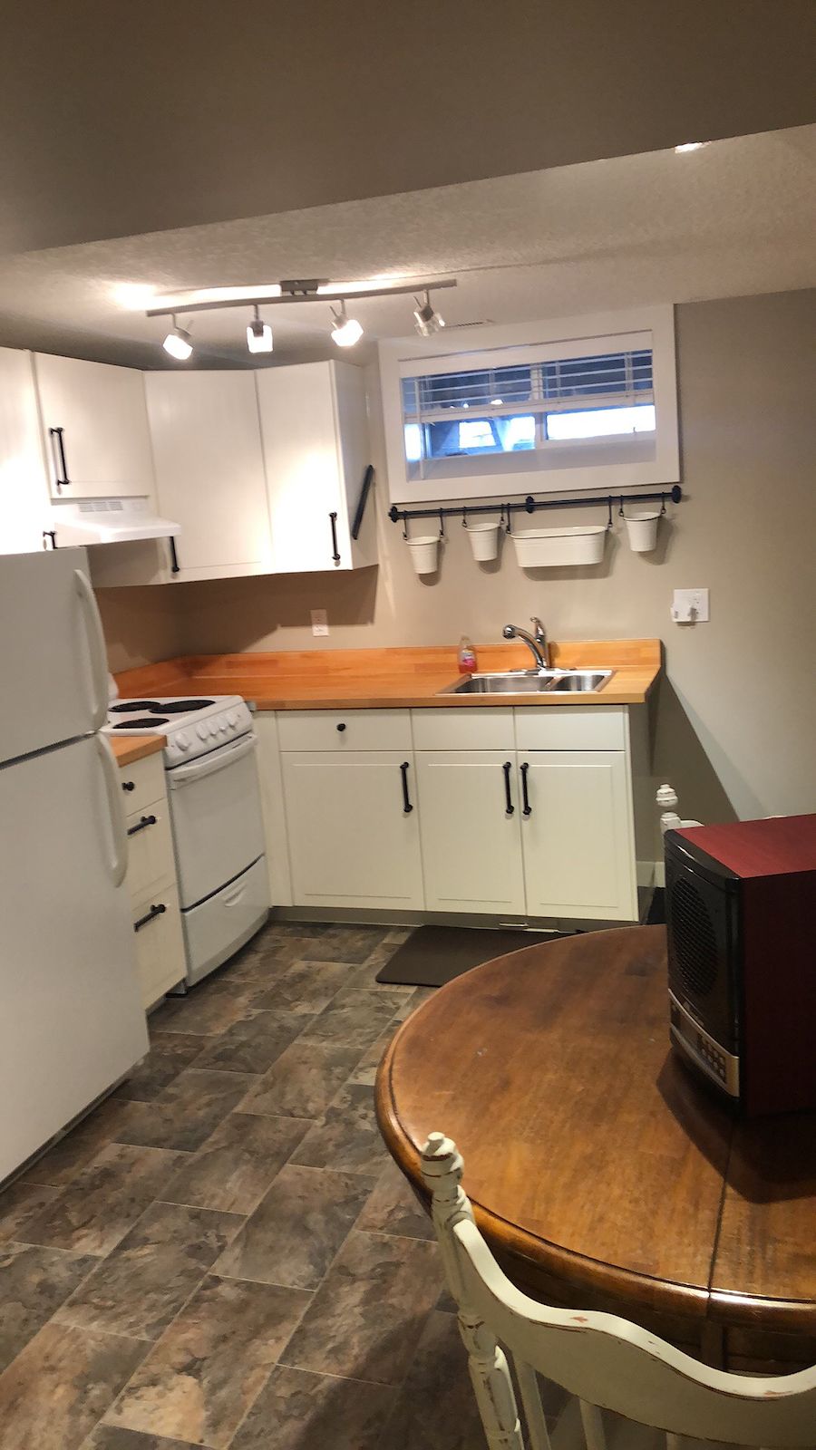 High River 1 bedroom Basement for rent. Property photo: 402125-1