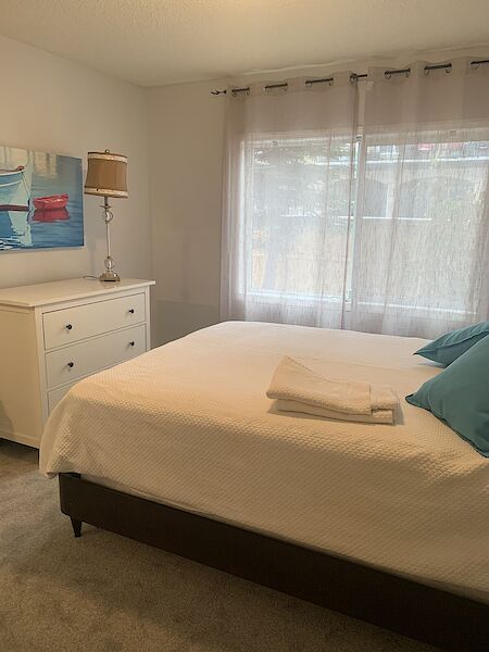 Chestermere 2 bedrooms Condo Unit for rent. Property photo: 403825-2