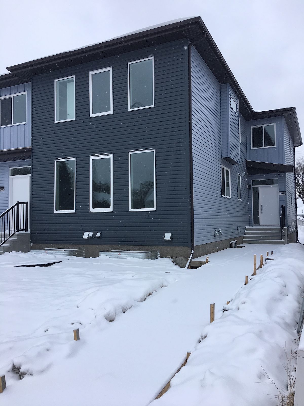 Edmonton 3 bedrooms Main Floor for rent. Property photo: 404424-1
