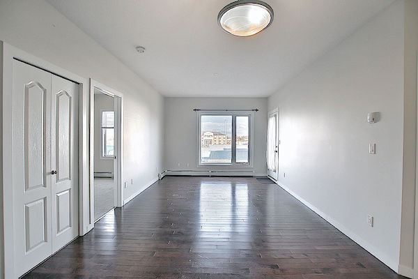 Airdrie 2 + Den bedrooms Condo Unit for rent. Property photo: 405201-3