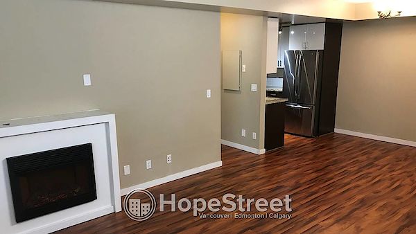 Surrey 3 + Den bedrooms Townhouse for rent. Property photo: 405472-2