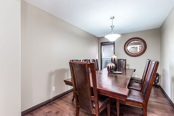Calgary 4 bedrooms House for rent. Property photo: 416177-2