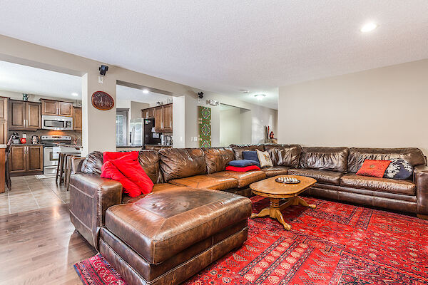 Calgary 4 bedrooms House for rent. Property photo: 416177-3