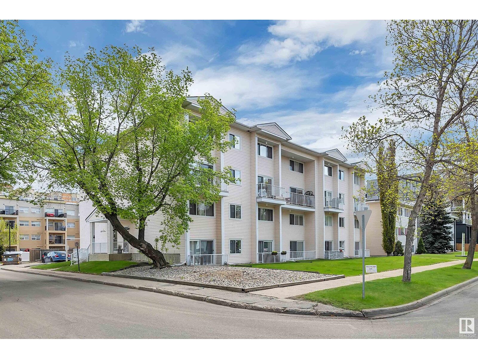 Edmonton 1 bedroom Condo Unit for rent. Property photo: 418823-1