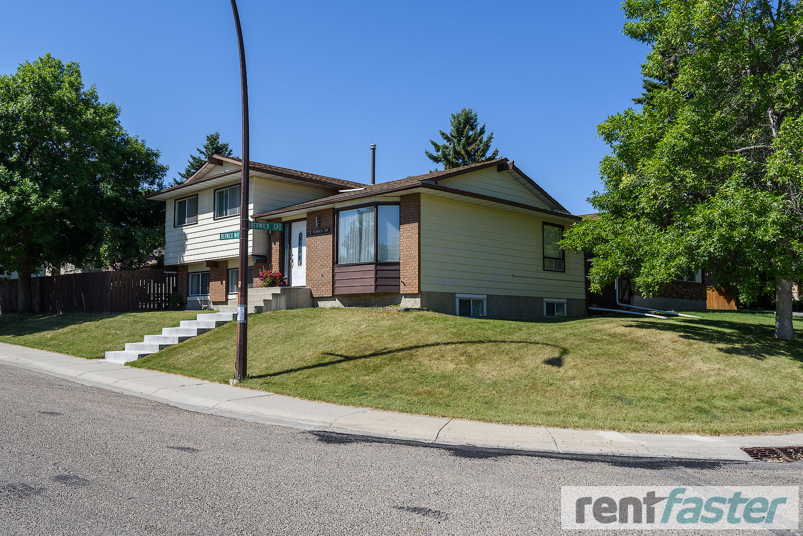 Calgary 5 bedrooms House for rent. Property photo: 419887-1