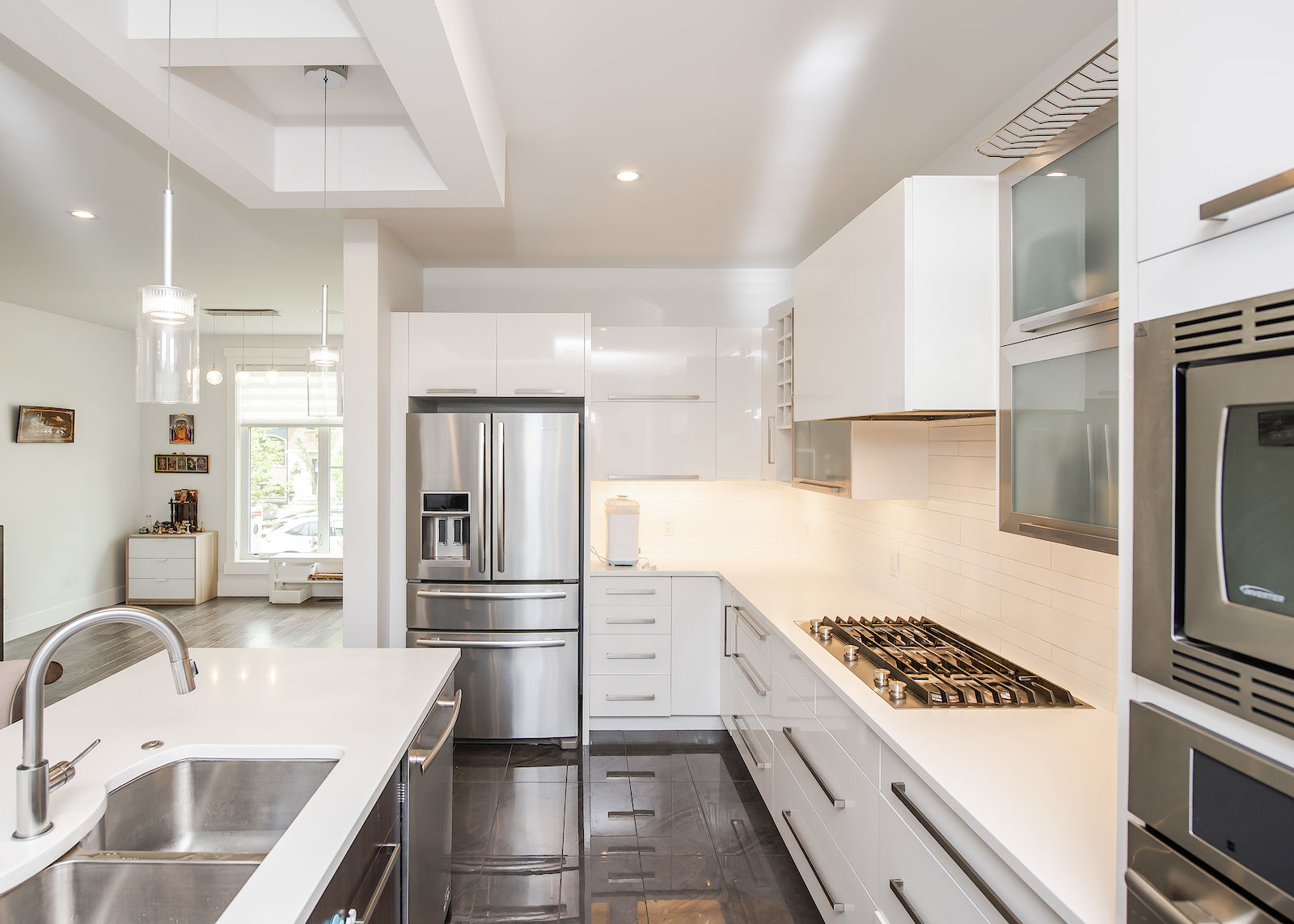 Calgary 4 bedrooms Duplex for rent. Property photo: 421977-1
