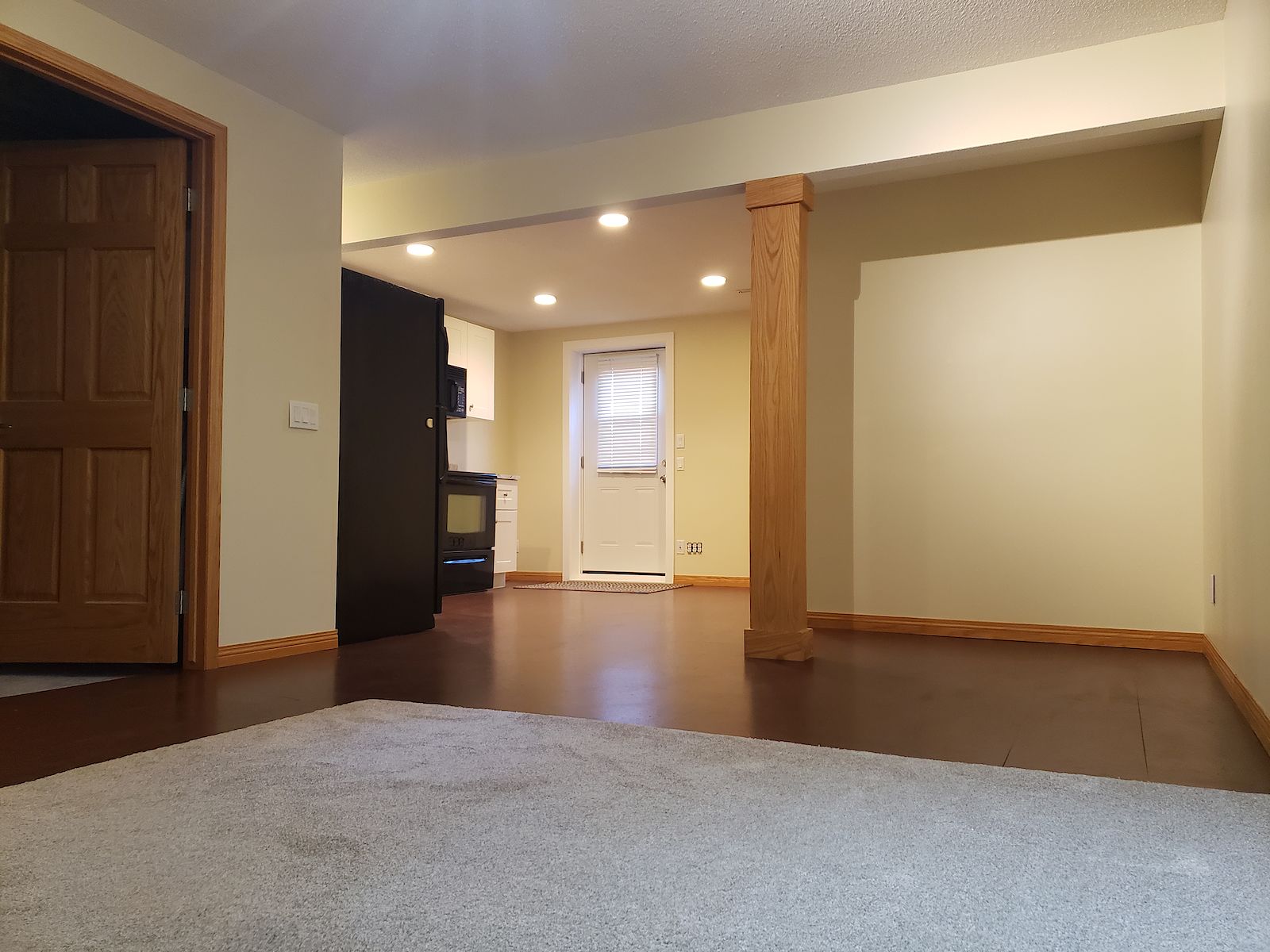 Okotoks 1 bedroom Basement for rent. Property photo: 424053-1