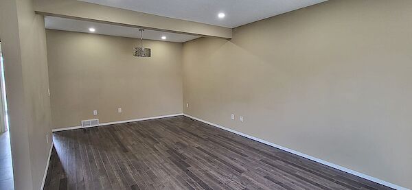 Calgary 3 bedrooms House for rent. Property photo: 42495-3