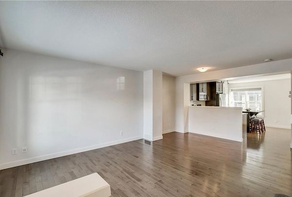 Calgary 3 bedrooms Townhouse for rent. Property photo: 426038-2