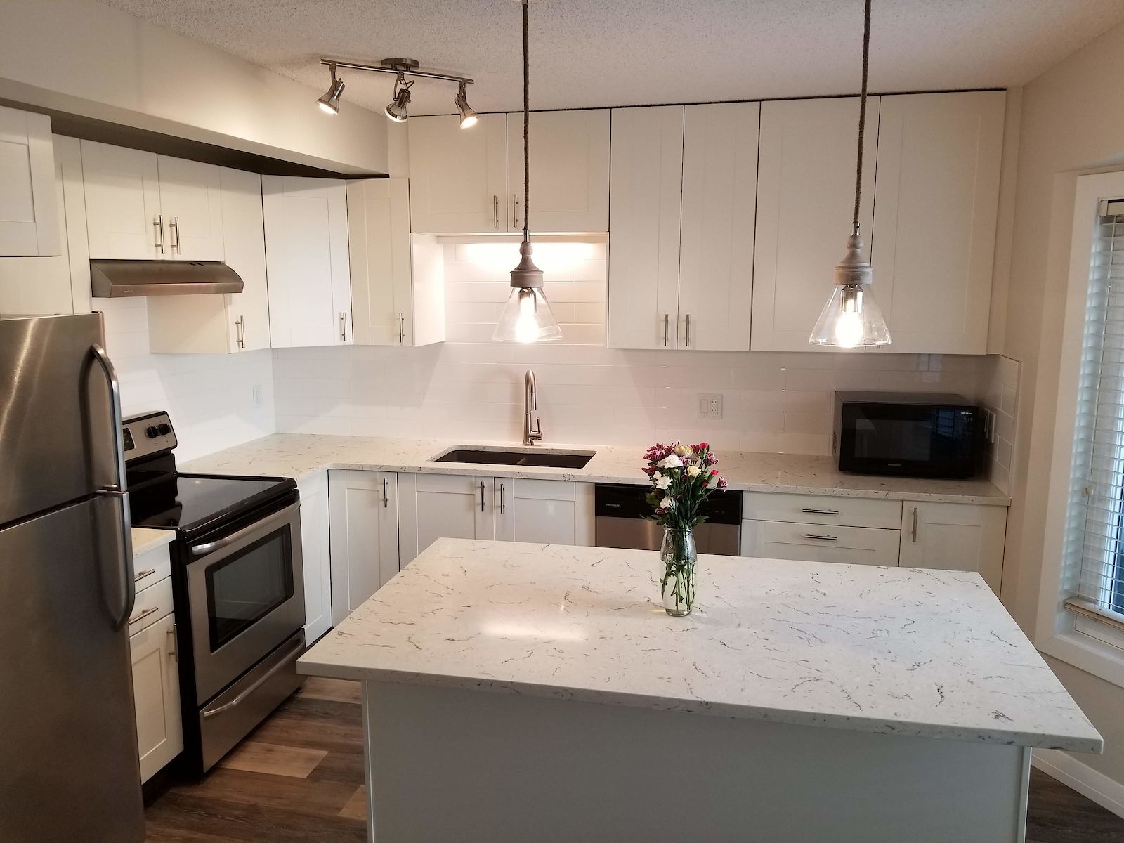 Calgary 3 bedrooms Townhouse for rent. Property photo: 427117-1