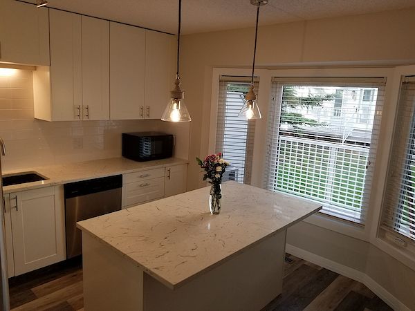 Calgary 3 bedrooms Townhouse for rent. Property photo: 427117-2