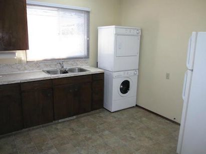 Kitchen Calgary 2 bedrooms Main Floor for rent. Property photo: 42818-3