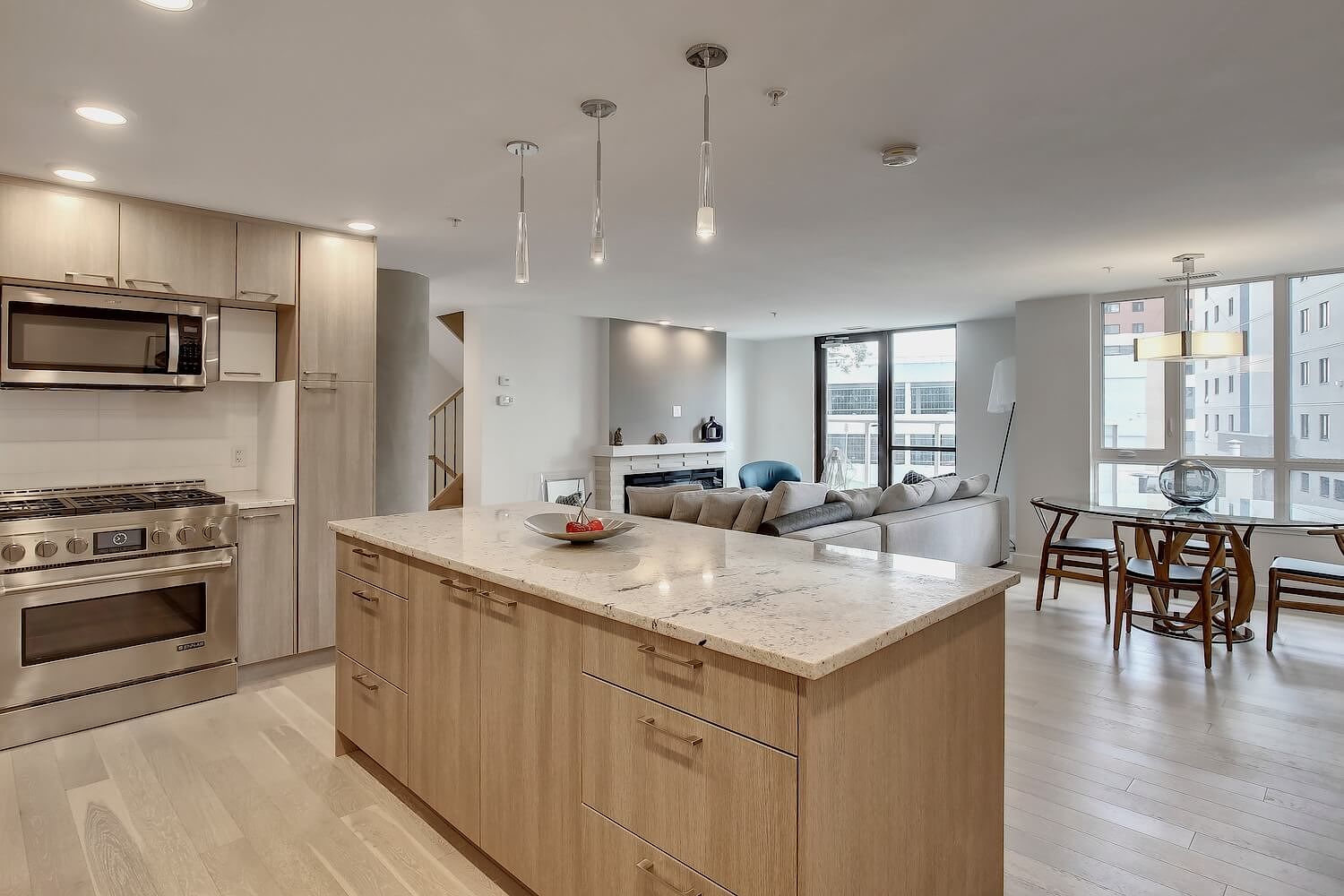 Edmonton 2 + Den bedrooms Condo Unit for rent. Property photo: 428261-1