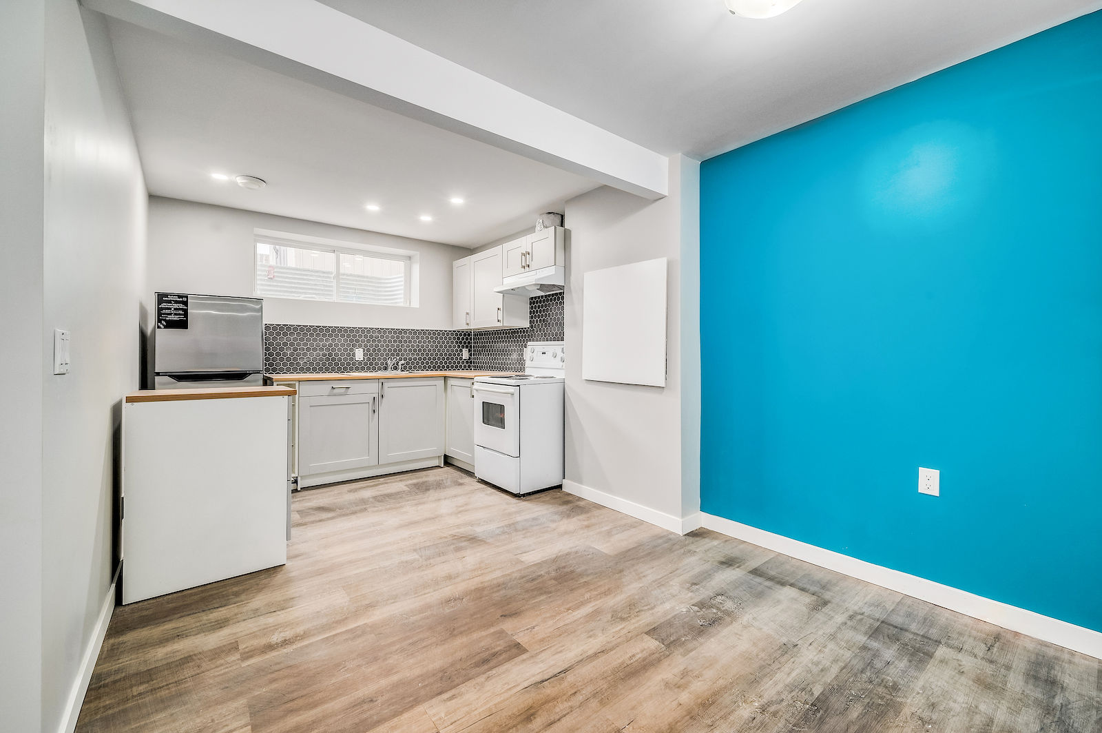 01+-+Den Calgary 1 bedroom Basement for rent. Property photo: 428615-1