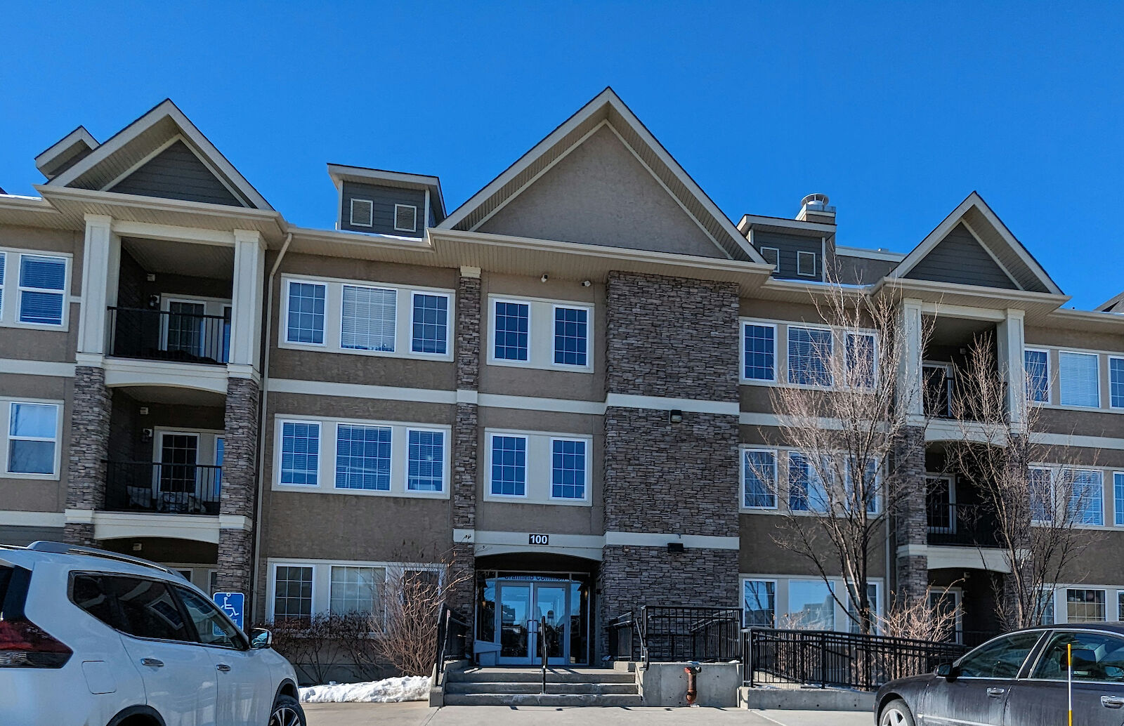 Calgary 2 bedrooms Condo Unit for rent. Property photo: 429582-1