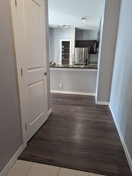 Calgary 2 bedrooms Condo Unit for rent. Property photo: 429582-2