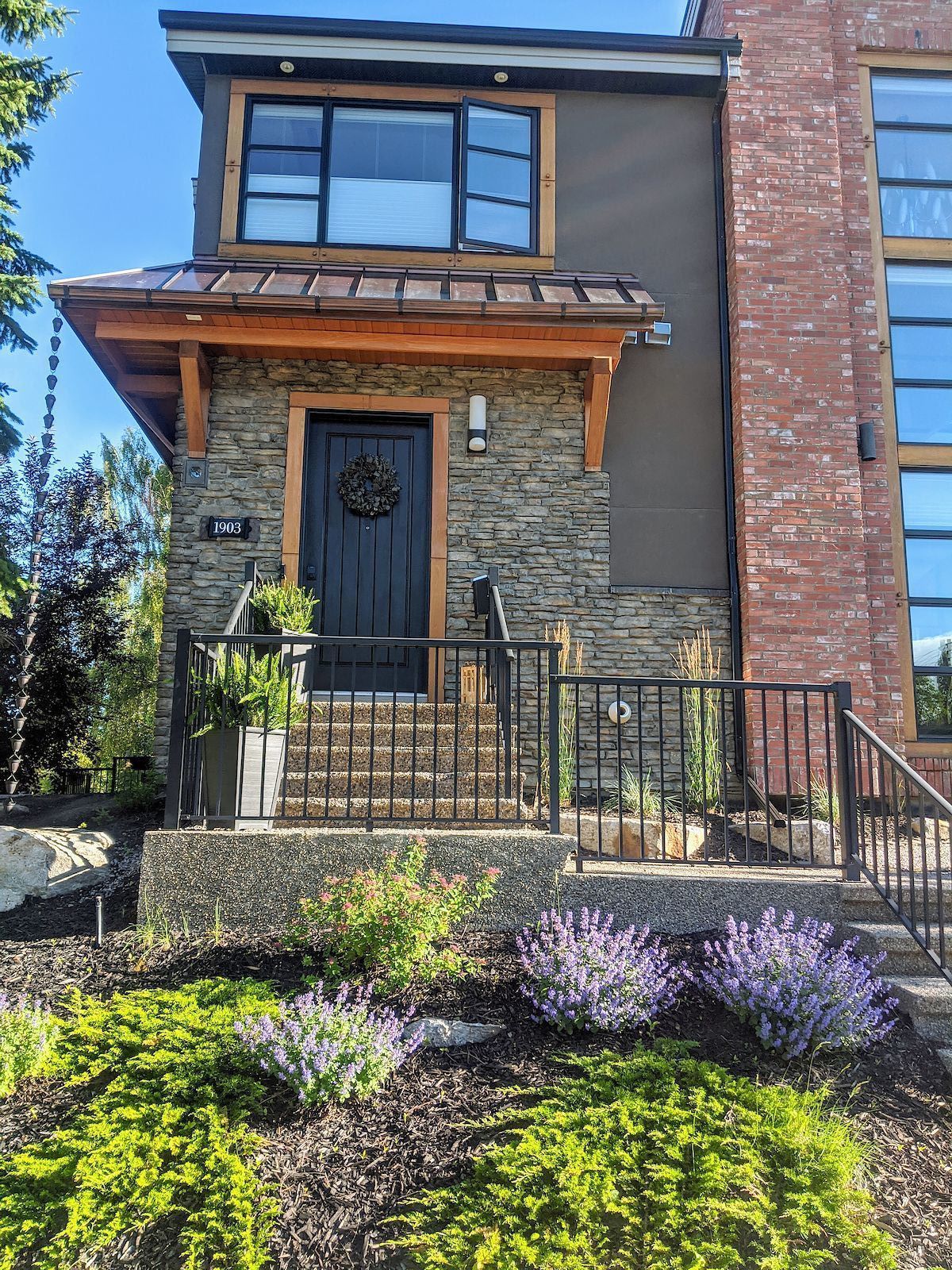 Calgary 4 bedrooms House for rent. Property photo: 431068-1