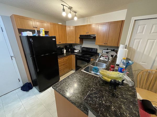 Calgary 2 + Den bedrooms Condo Unit for rent. Property photo: 431312-3