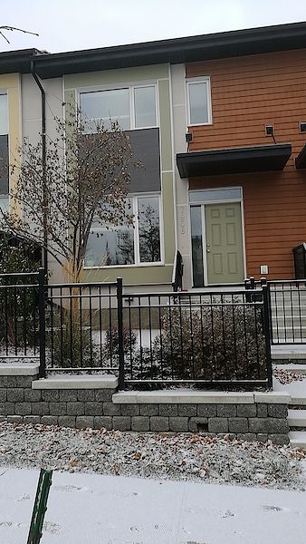 Edmonton 3 + Den bedrooms Townhouse for rent. Property photo: 431591-2