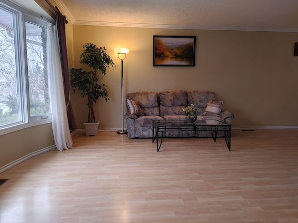Calgary 5 bedrooms House for rent. Property photo: 432269-2