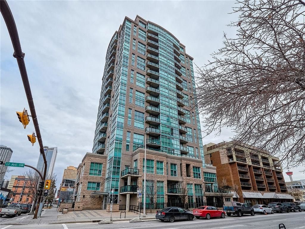 Calgary studio Condo Unit for rent. Property photo: 434141-1