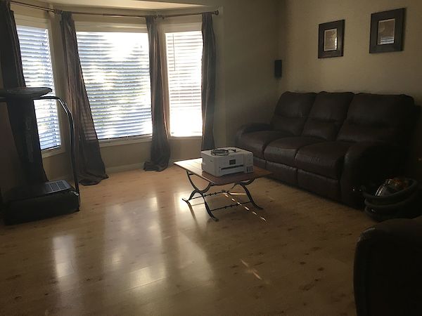 Calgary 3 + Den bedrooms House for rent. Property photo: 434563-2