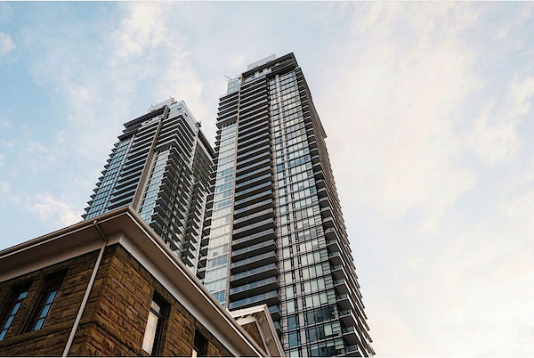 Calgary bedrooms Parking Spot for rent. Property photo: 436371-2